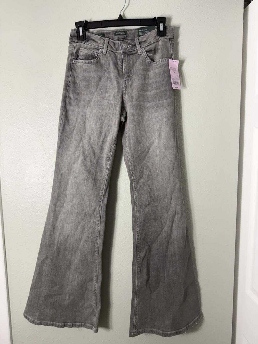 Wild Fable Mid-Rise Flare Jeans Women’s Size 4 - 32” Inseam Grey Denim